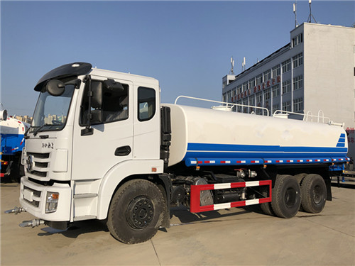 东风后双桥18立方洒水车