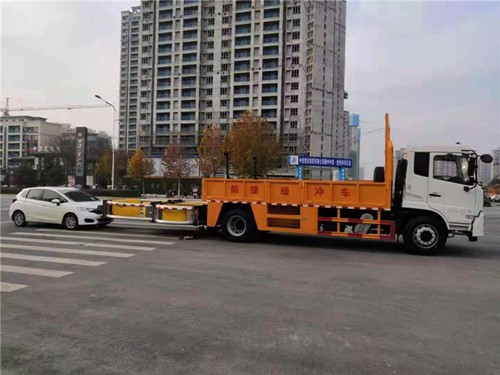 东风天锦防撞缓冲车